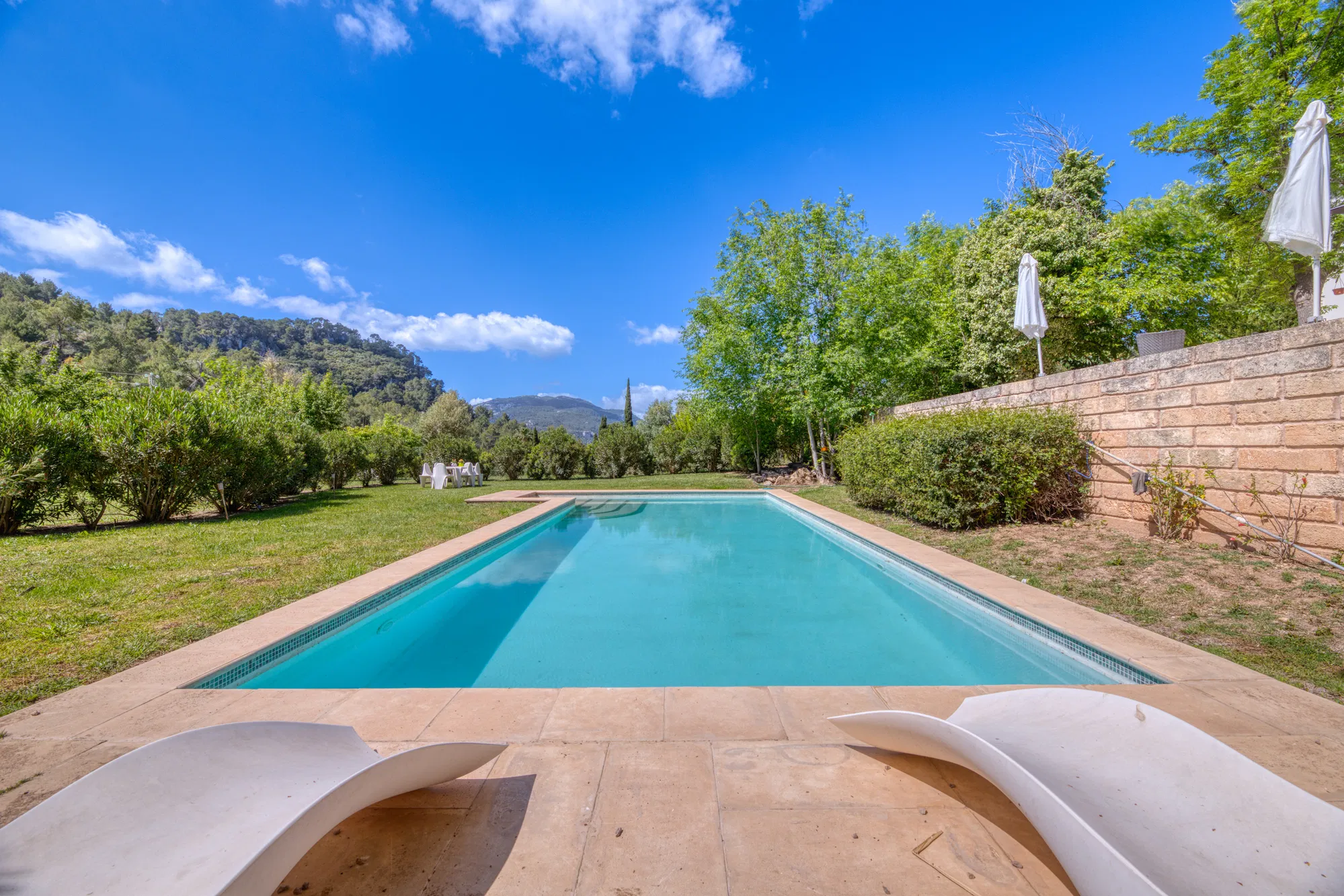 Idyllische Villa mit Pool und Panoramaausblick-2