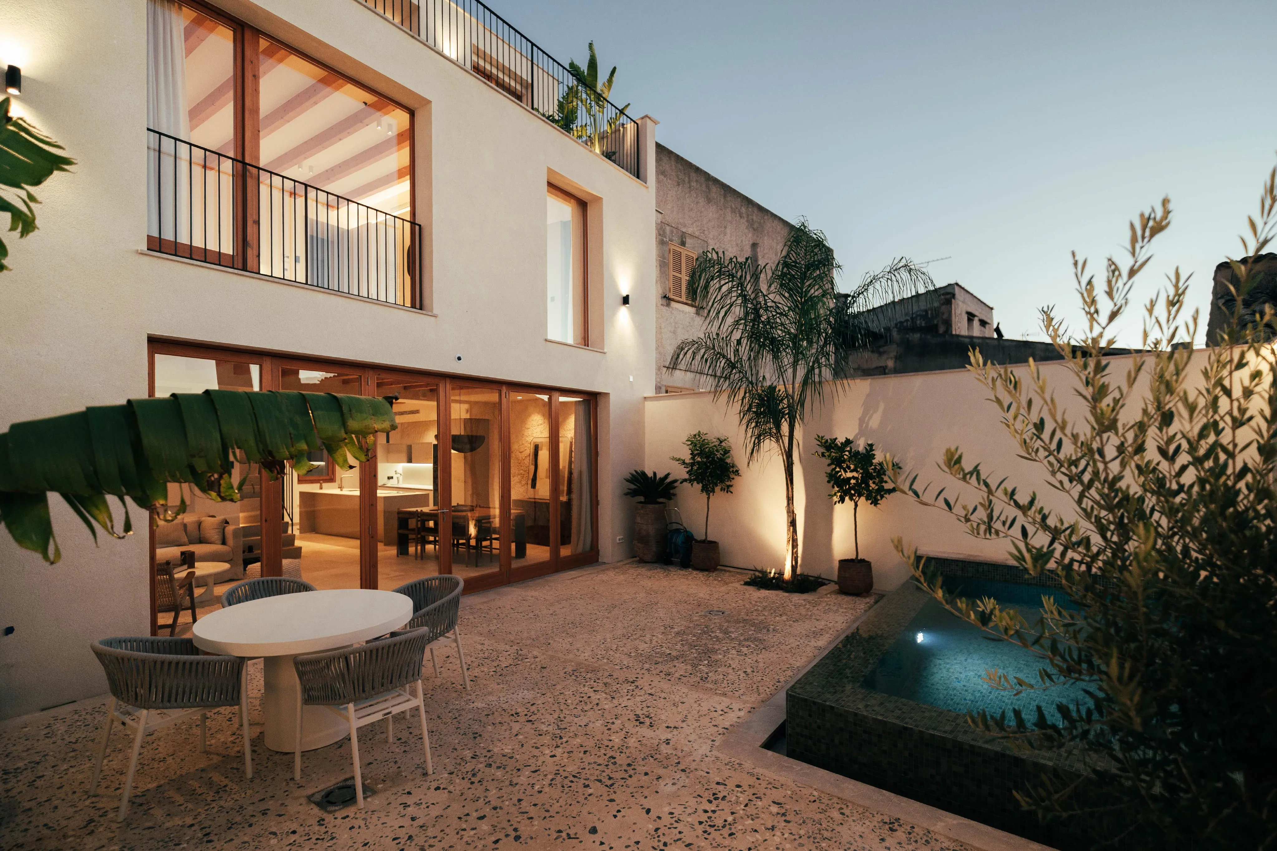 Nieuwbouw herenhuis met uitzicht en zwembad in Montuïri-1