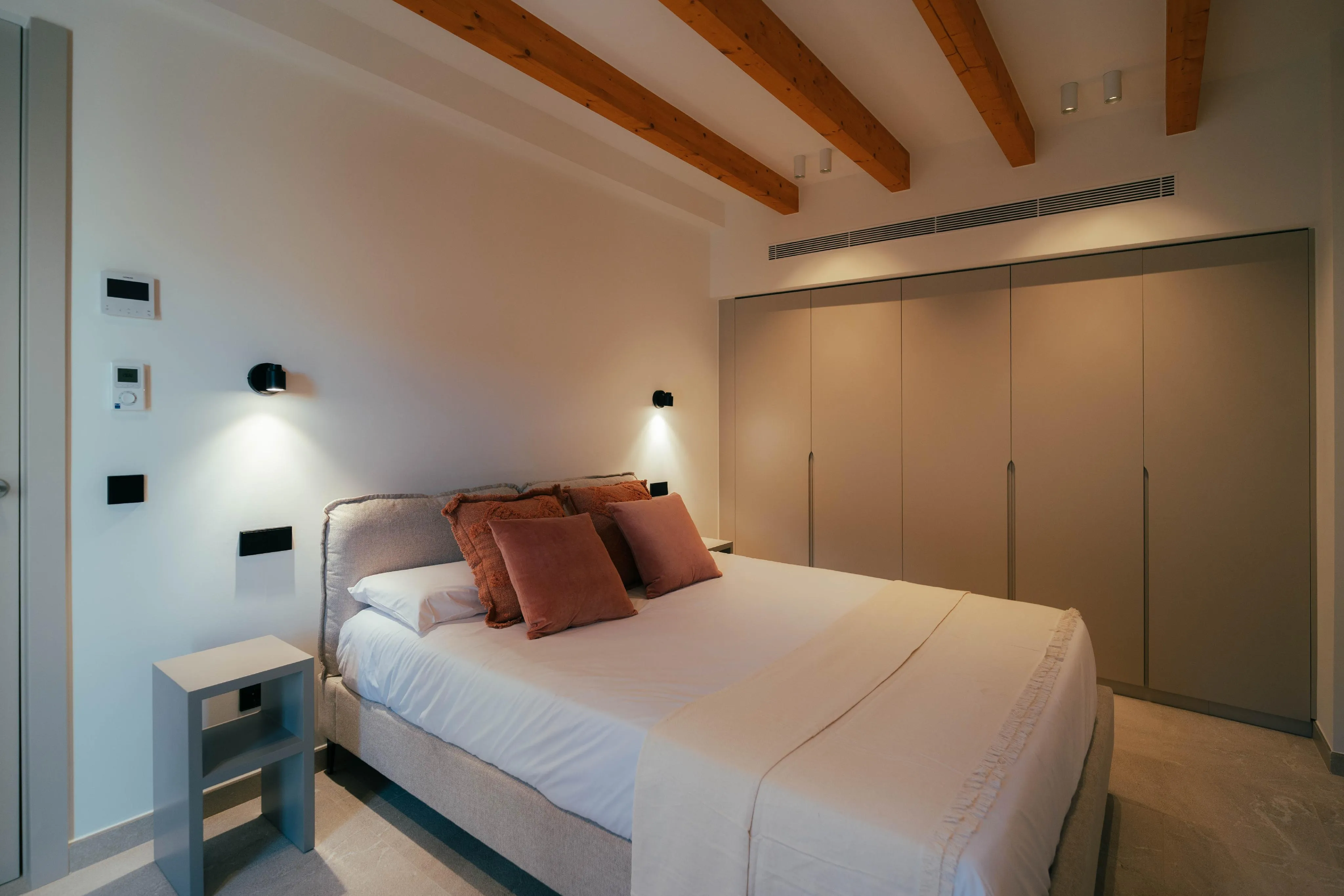 Nieuwbouw herenhuis met uitzicht en zwembad in Montuïri-11