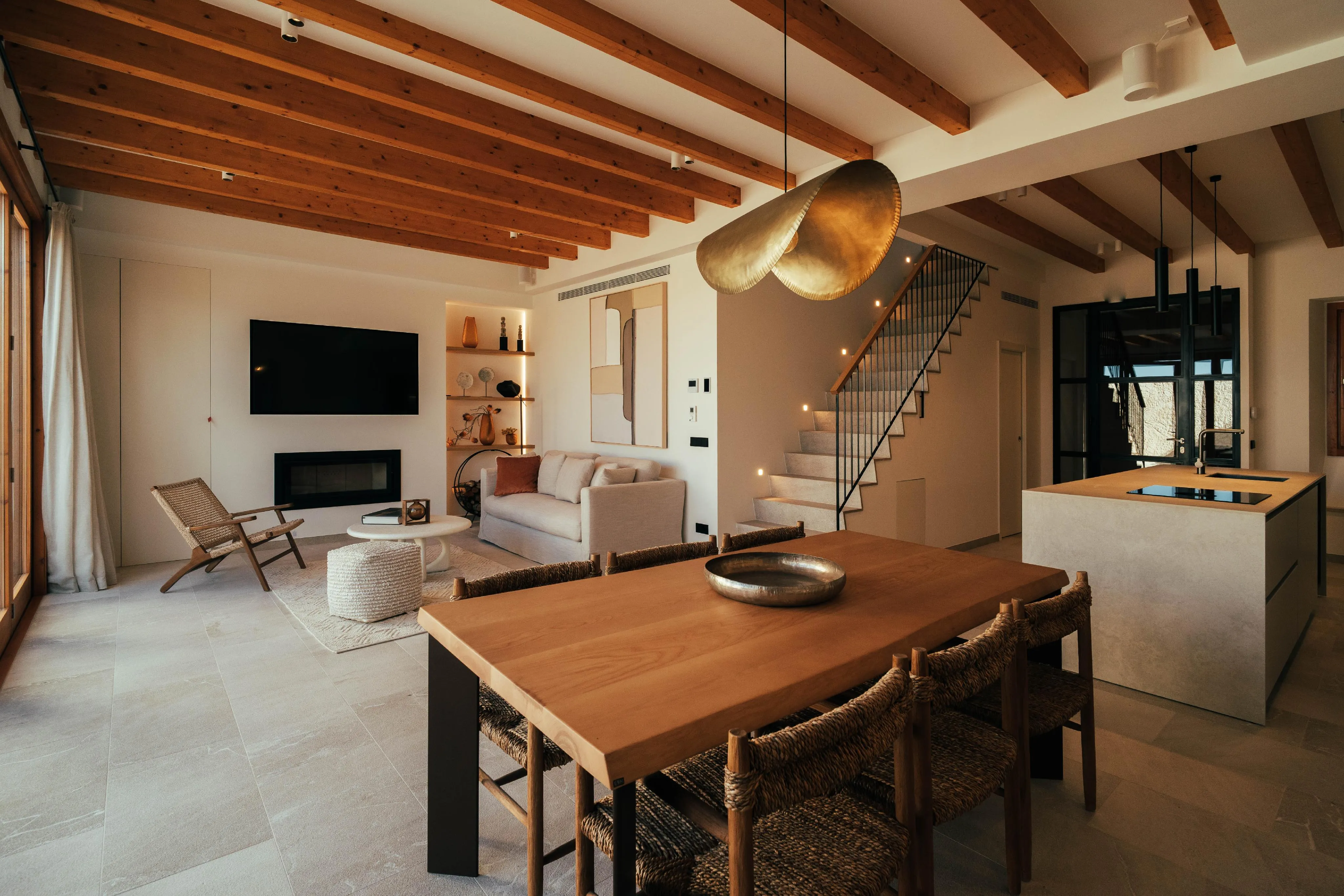 Nieuwbouw herenhuis met uitzicht en zwembad in Montuïri-7