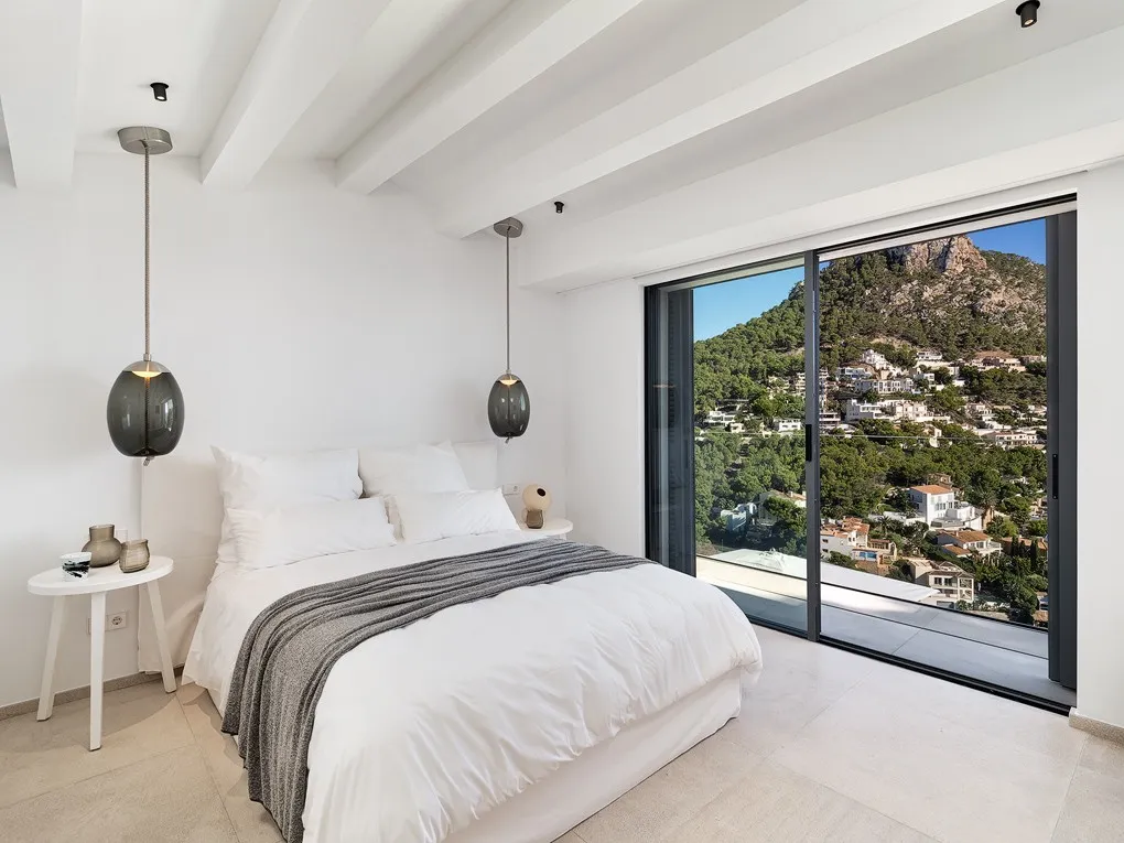 Moderne villa på en drømmebeliggenhed med spektakulær udsigt-18