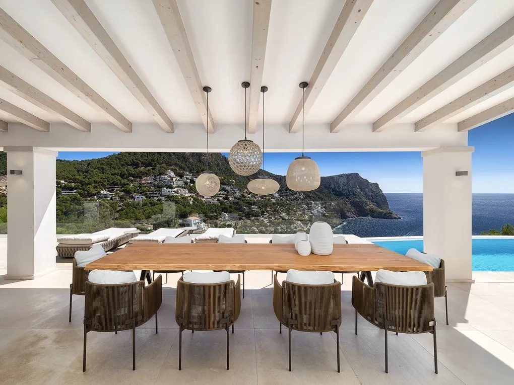 Moderne villa på en drømmebeliggenhed med spektakulær udsigt-10