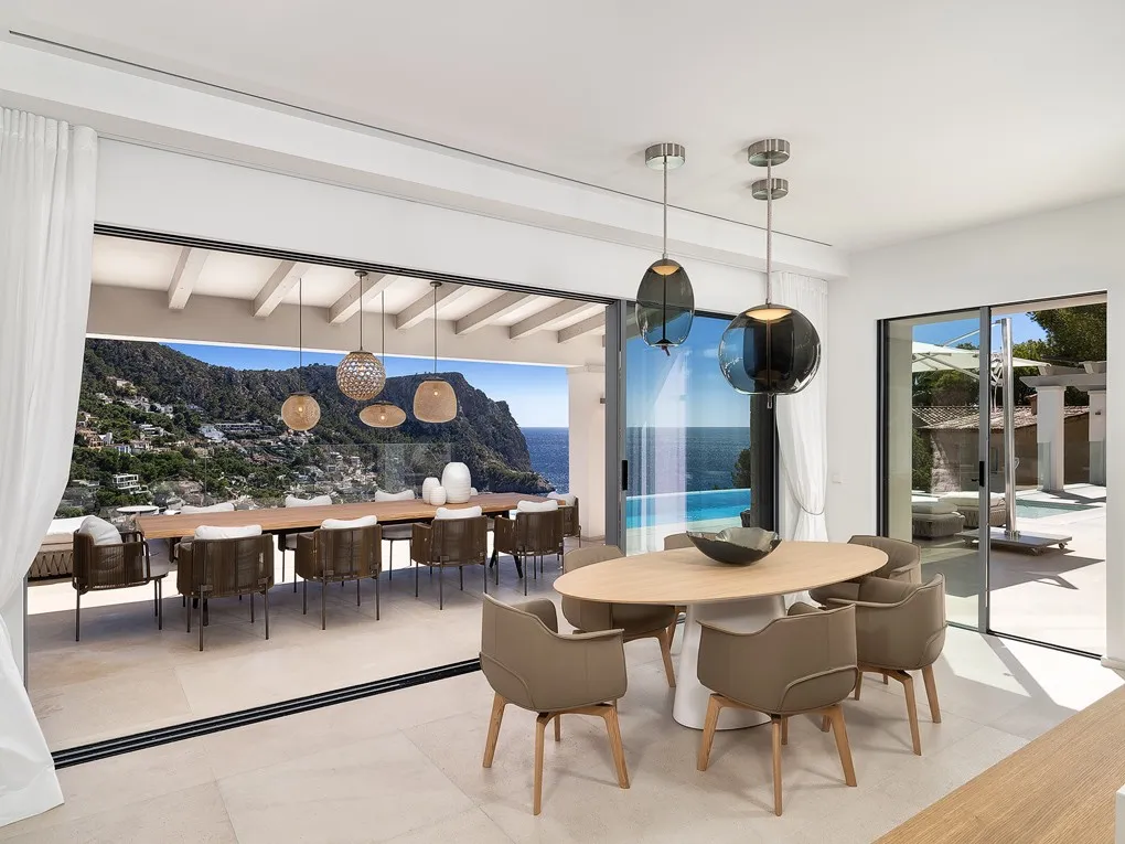 Moderne villa på en drømmebeliggenhed med spektakulær udsigt-9