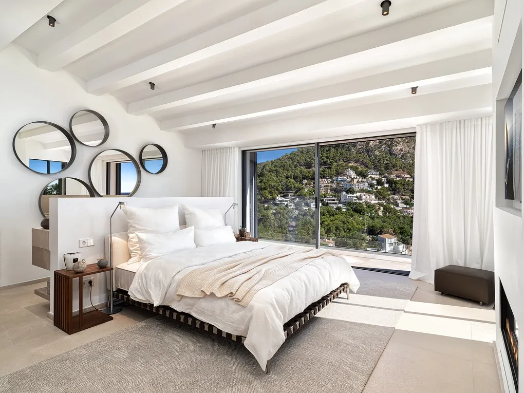 Modern villa i ett drömläge med spektakulär utsikt-11