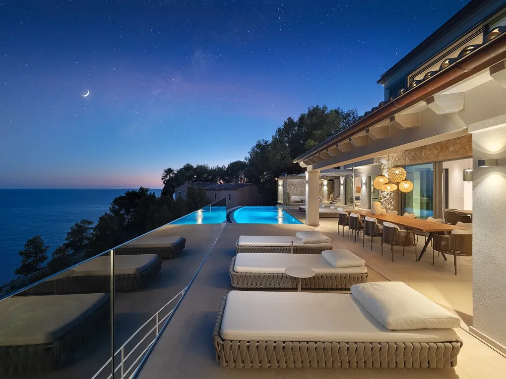 Modern villa i ett drömläge med spektakulär utsikt-23