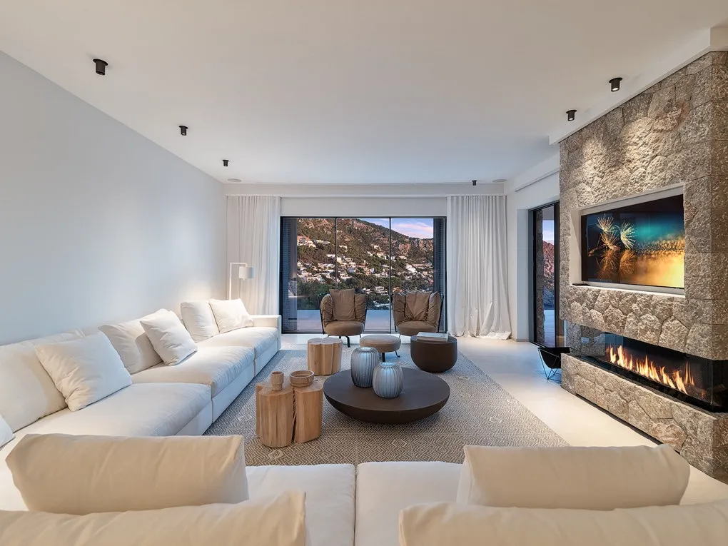 Modern villa i ett drömläge med spektakulär utsikt-5