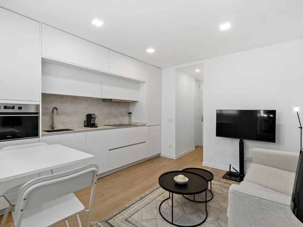 Charmante, helle und renovierte Wohnung mit Aufzug und Gemeinschafts-Dachterrasse in Top-Lage Jaime III-1