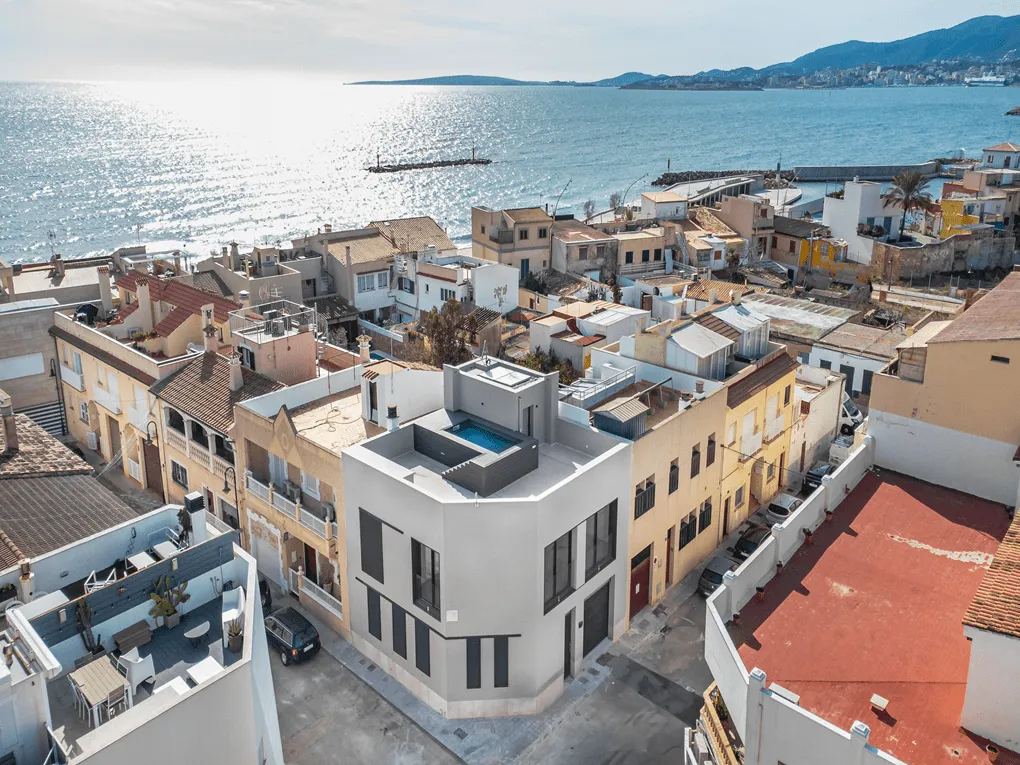 Moderna casa a schiera con terrazze e piscina a Molinar-1