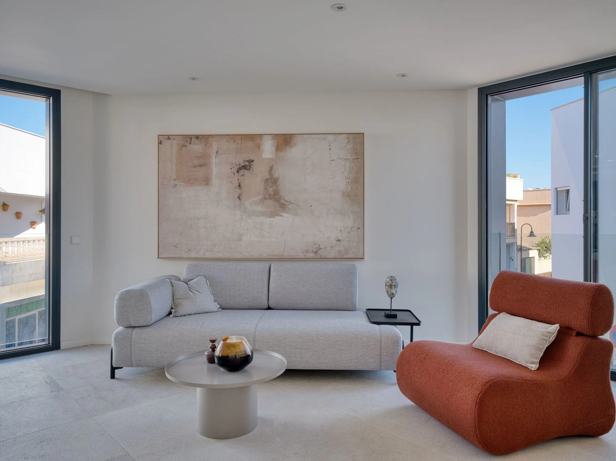 Modern dorpshuis met terrassen en zwembad in Molinar-3