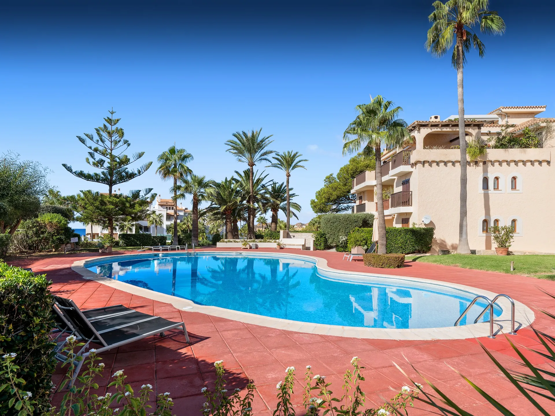 Apartament renovat amb jardí-4