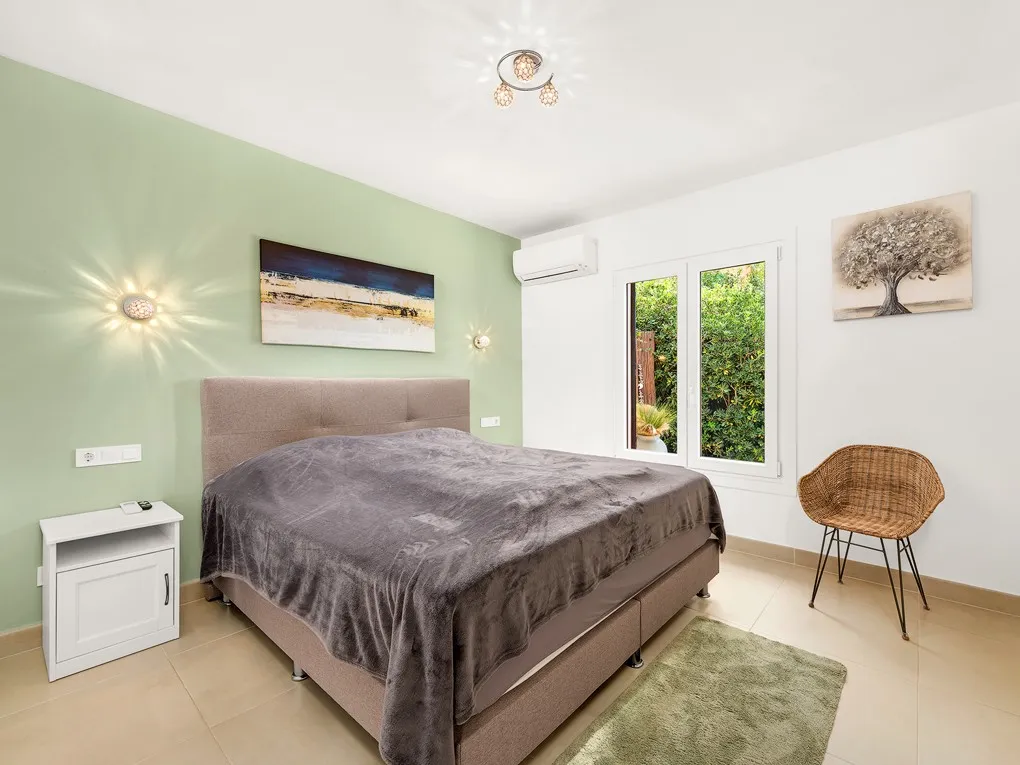 Apartament renovat amb jardí-11