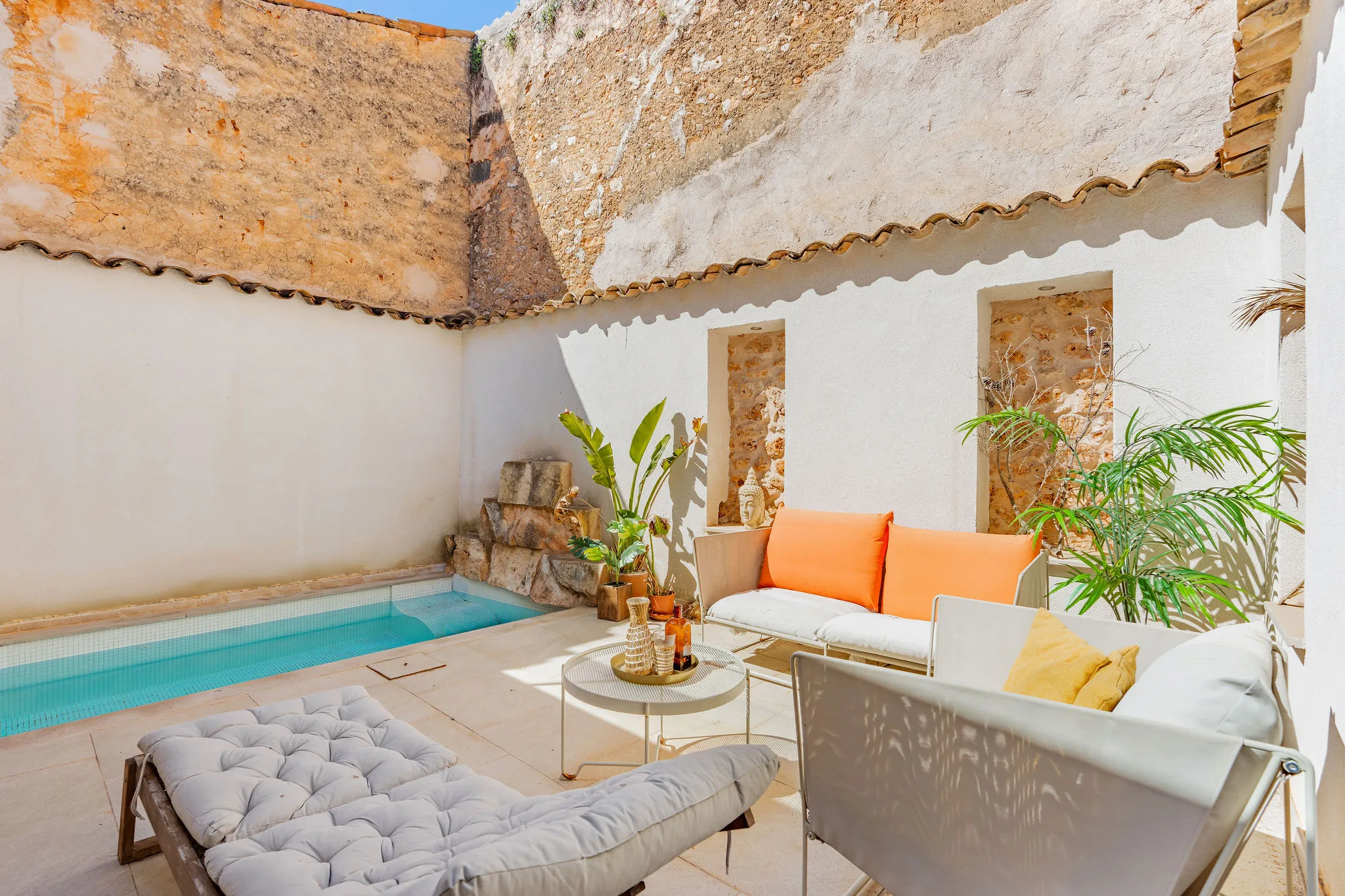 Beautifully renovated historic townhouse-4