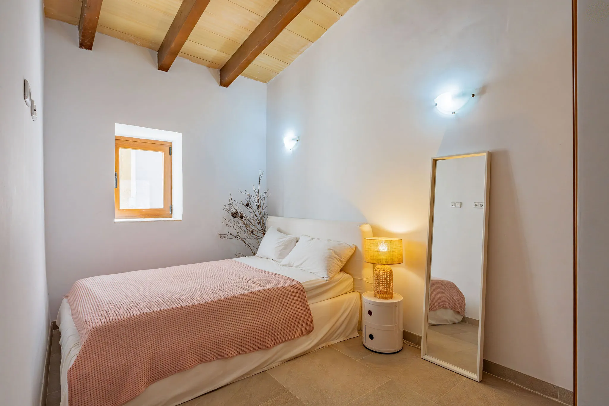 Beautifully renovated historic townhouse-13