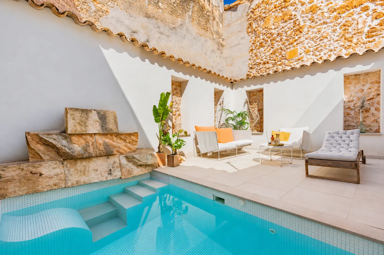 Beautifully renovated historic townhouse-2
