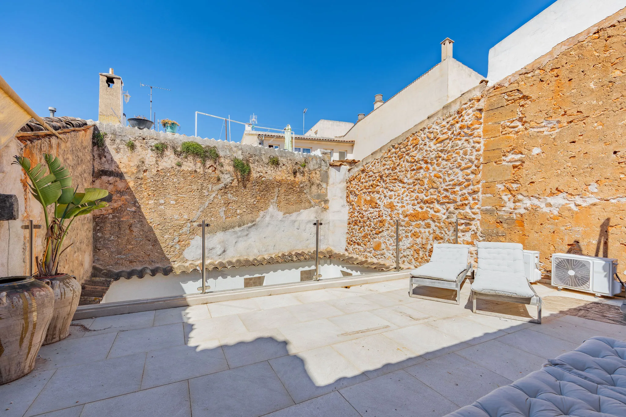 Beautifully renovated historic townhouse-16