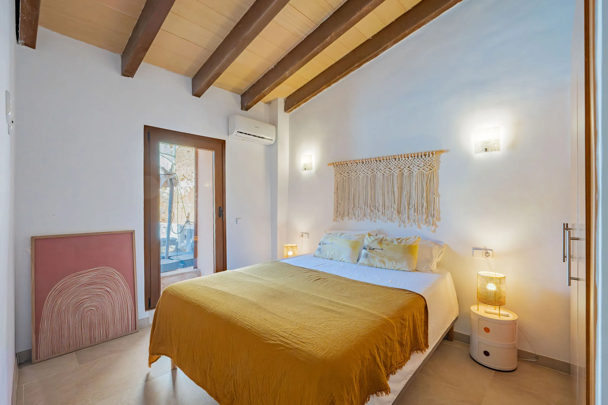 Beautifully renovated historic townhouse-14