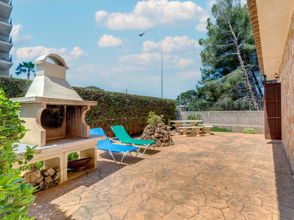 Bonito amplio chalet con varias terrazas-8