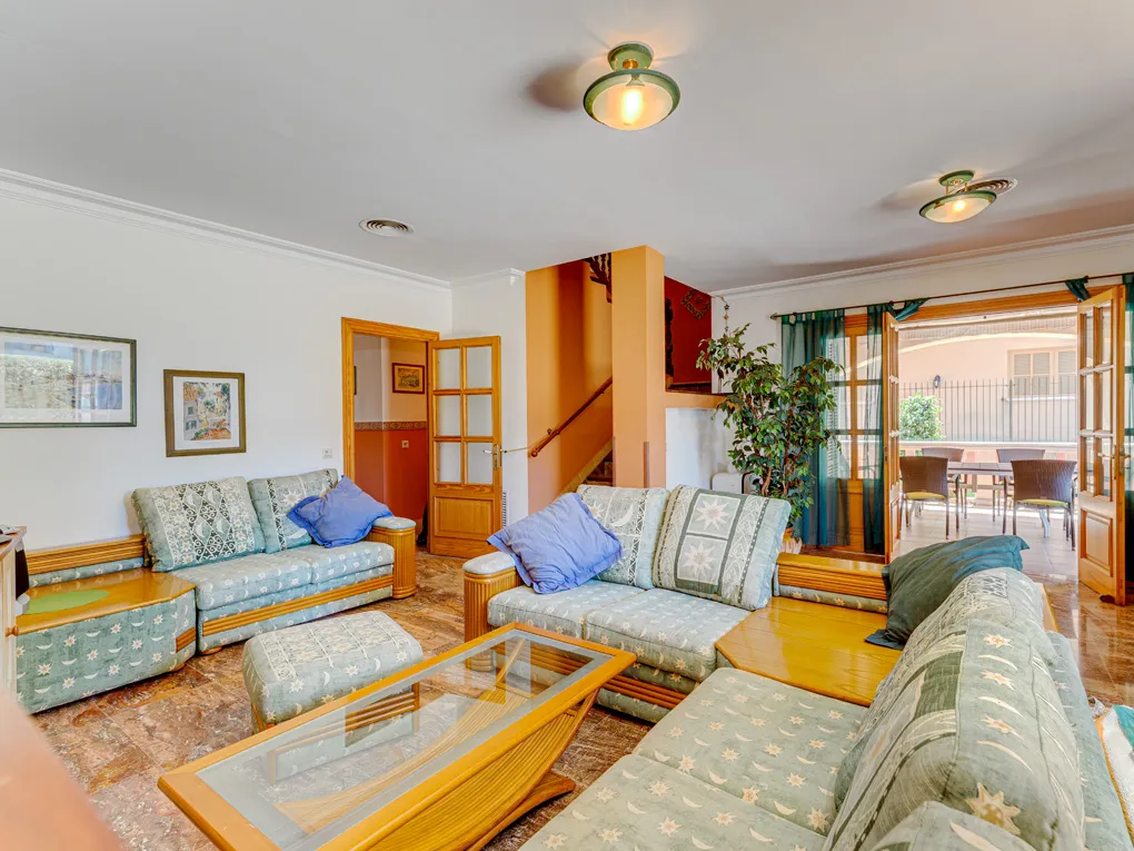 Bonito amplio chalet con varias terrazas-4