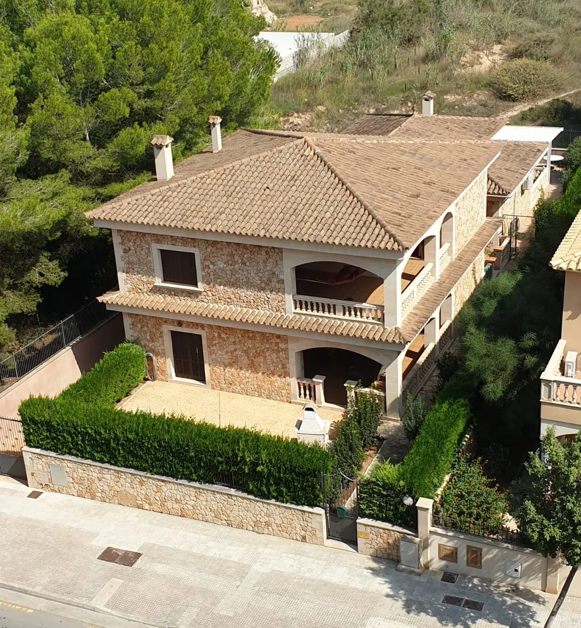 Bonito amplio chalet con varias terrazas-10