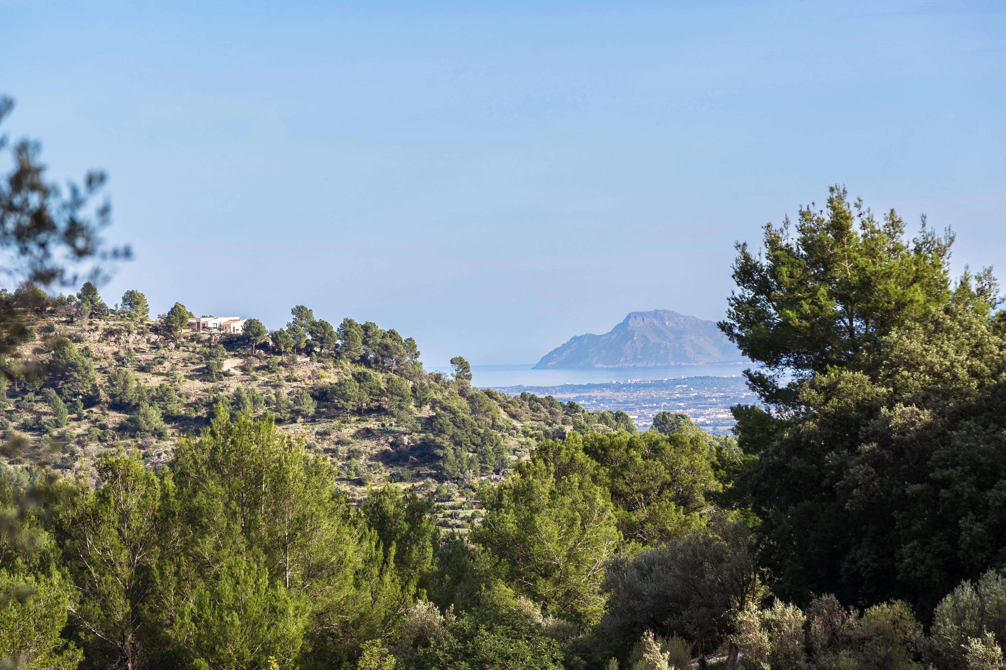 Moderniserat radhus med stor takterrass-2