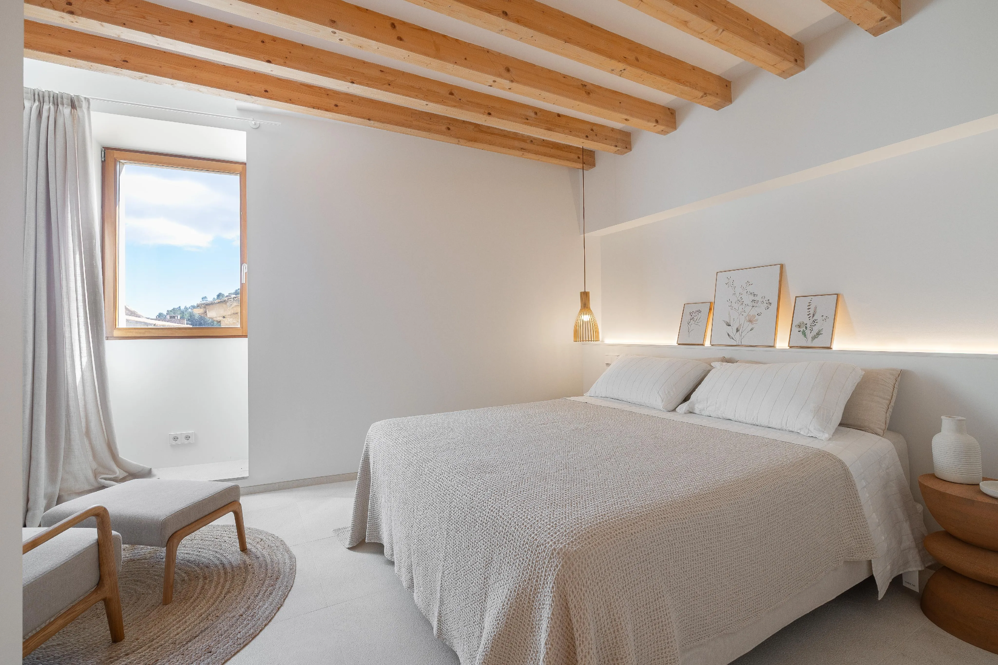 Casa de pueblo modernizada con gran terraza en la azotea-10