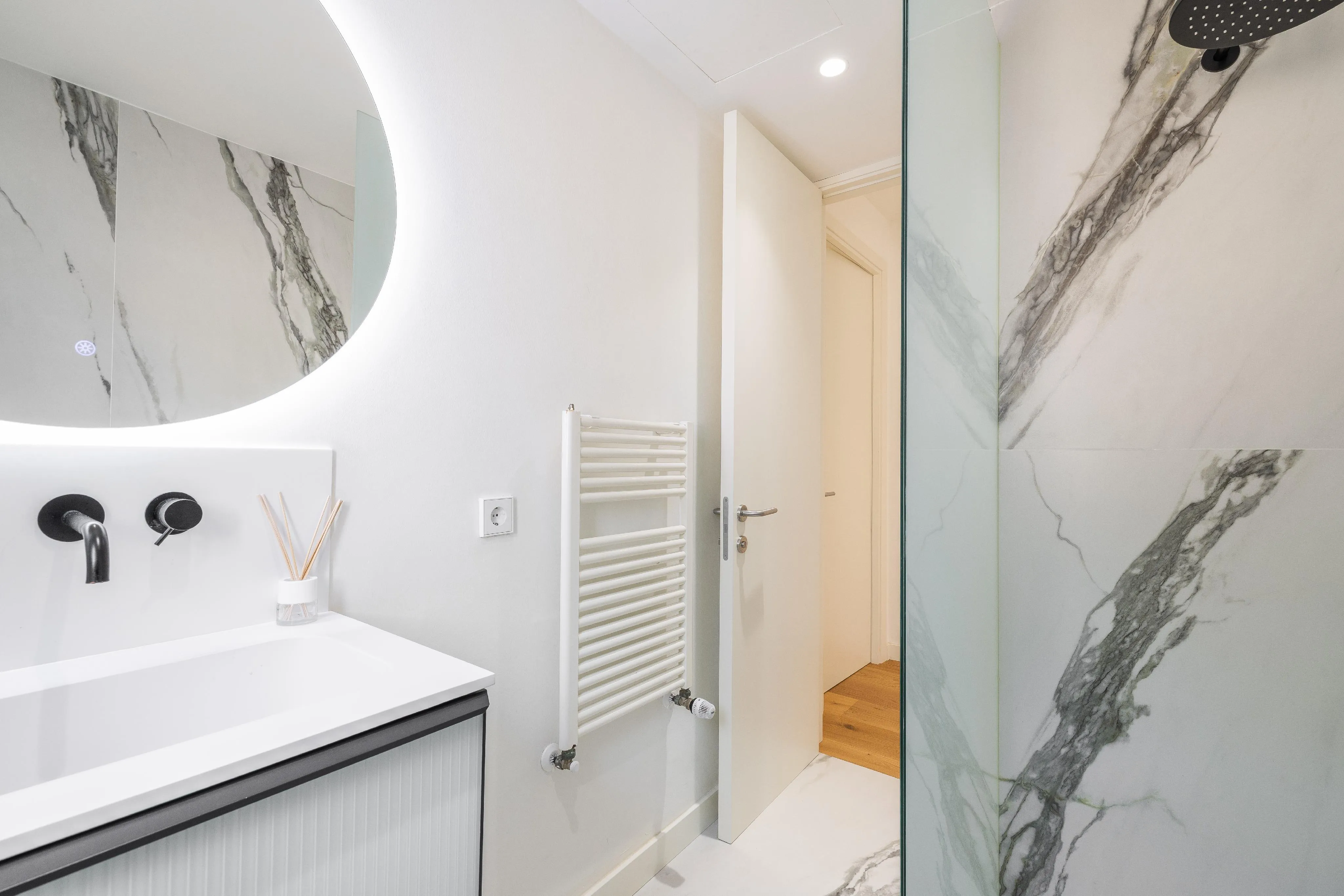 Vila mediterrània reformada amb vista a la badia de Palma-14