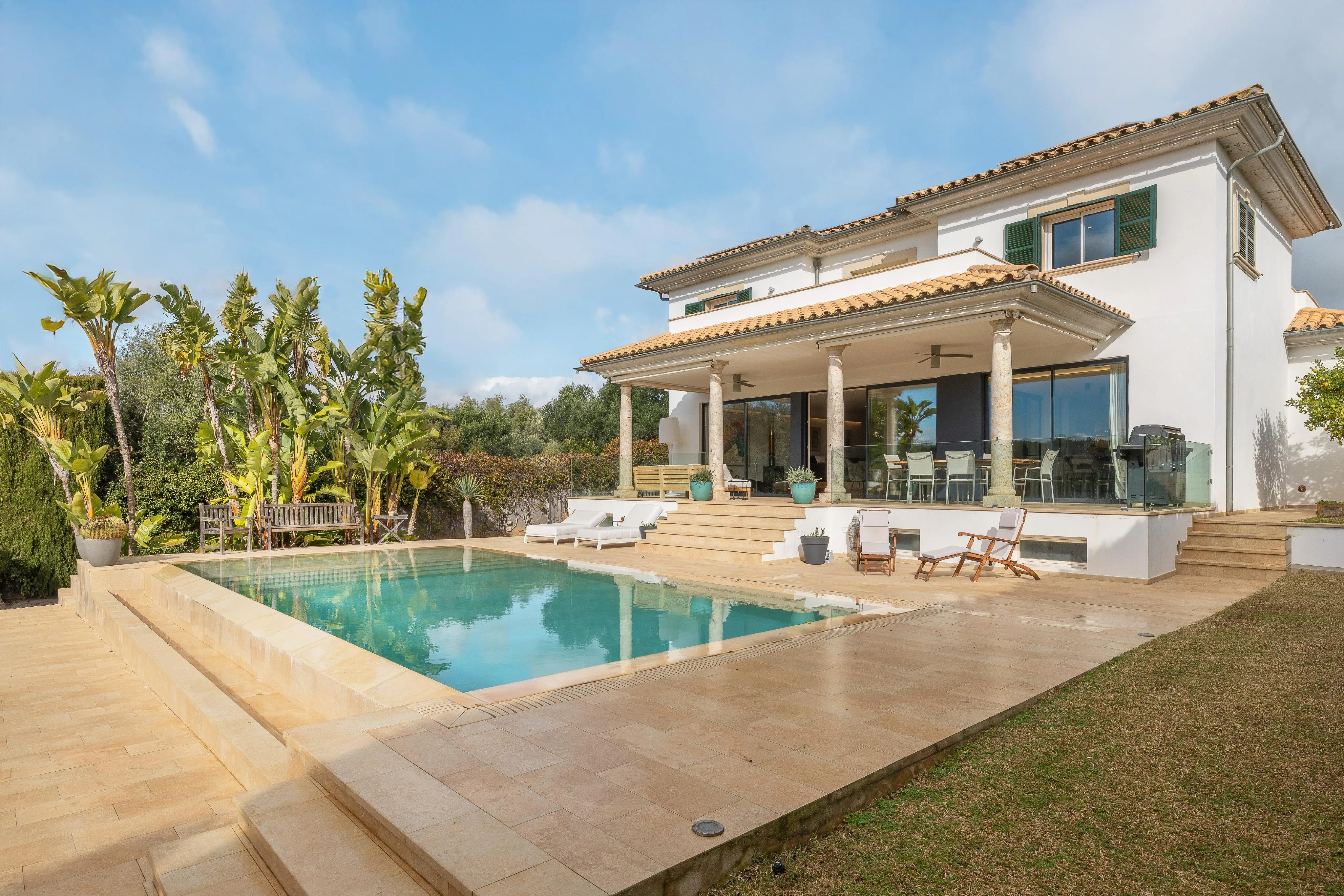 Mediterrane Villa mit Blick auf die Bucht von Palma-1