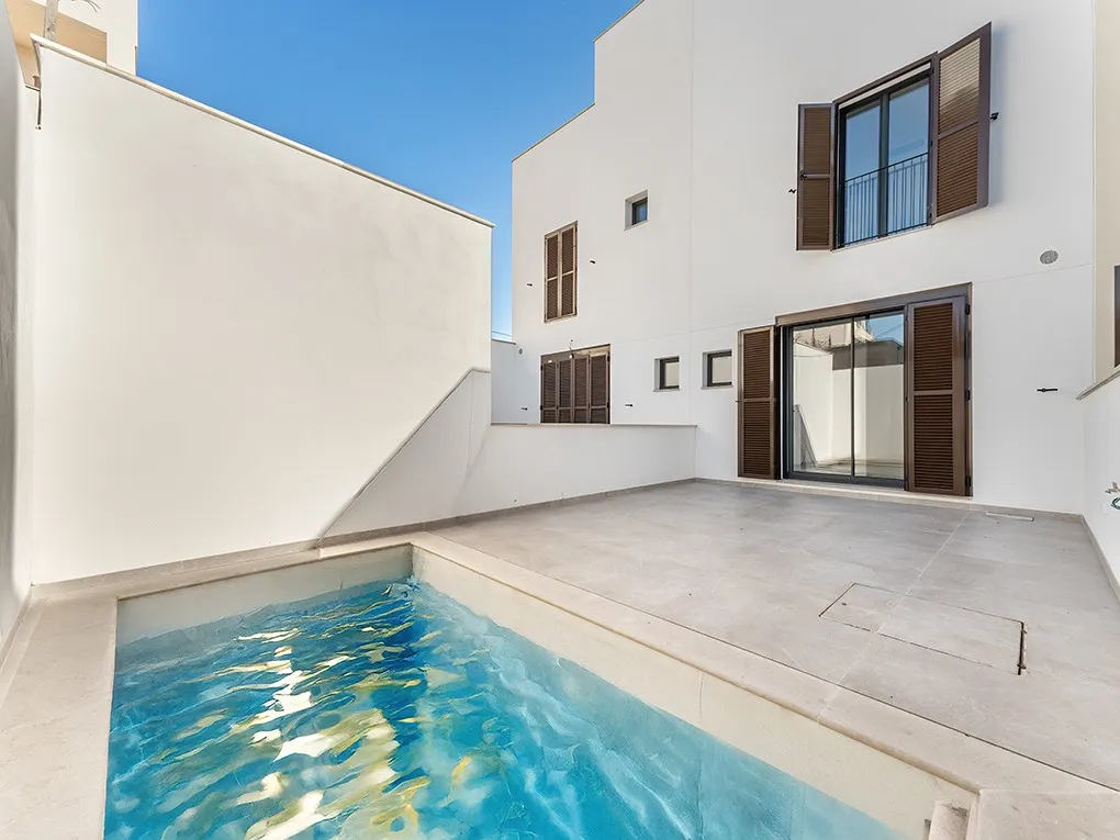 Maison moderne avec piscine près de la plage-6