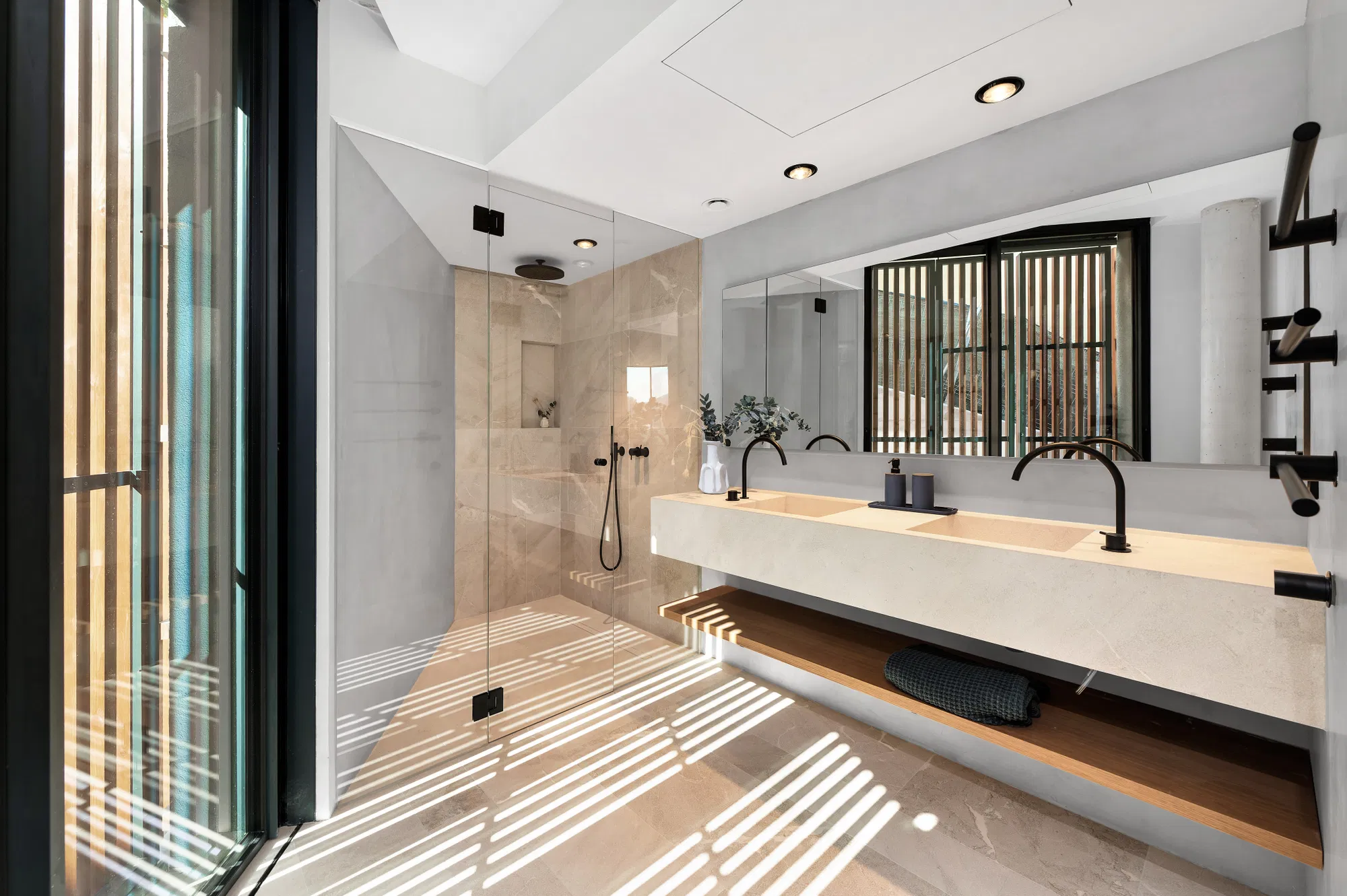 Apartamento de diseño de obra nueva con piscina privada en un espectacular proyecto residencial-7