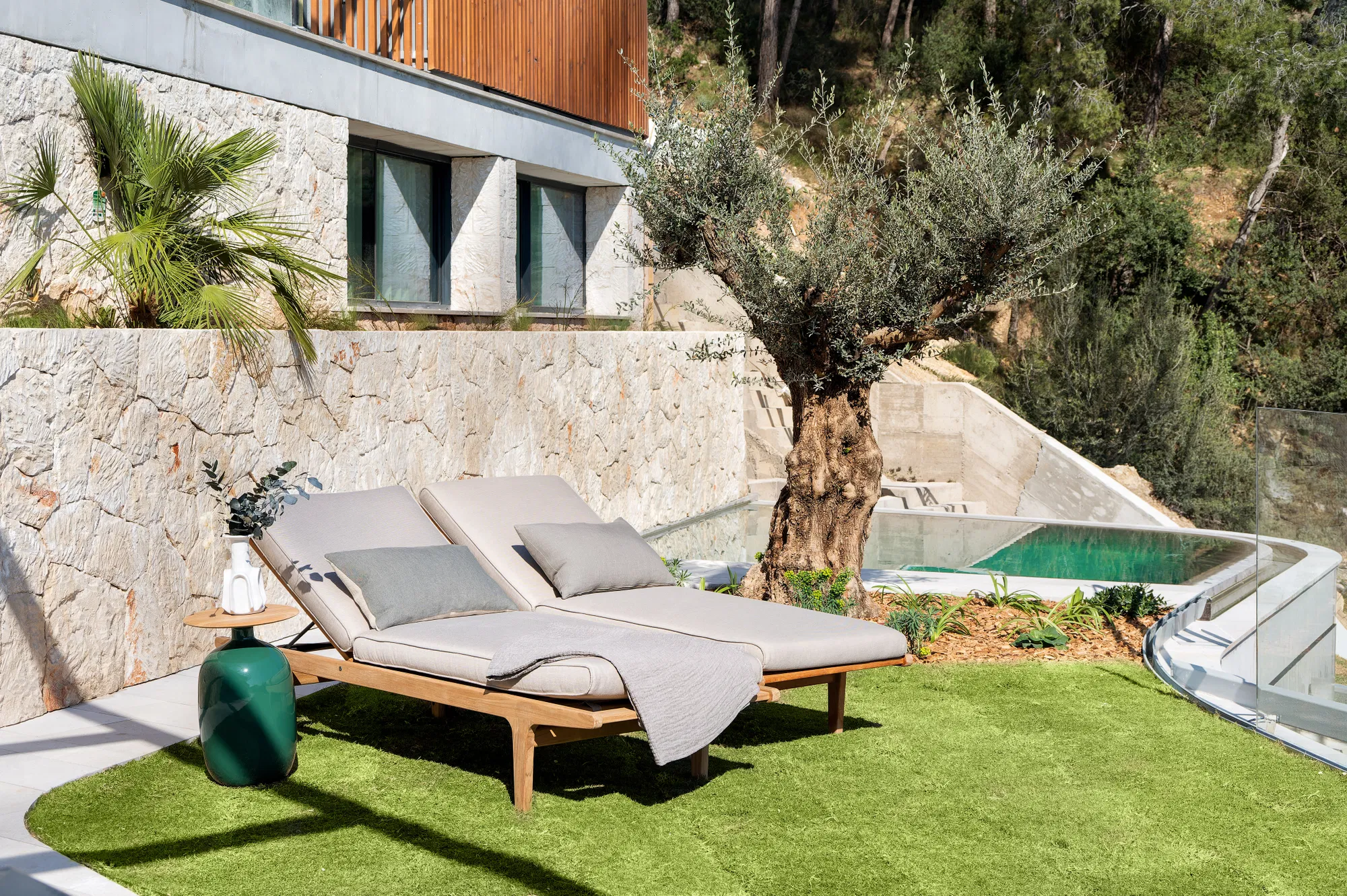 Apartamento de diseño de obra nueva con piscina privada en un espectacular proyecto residencial-1