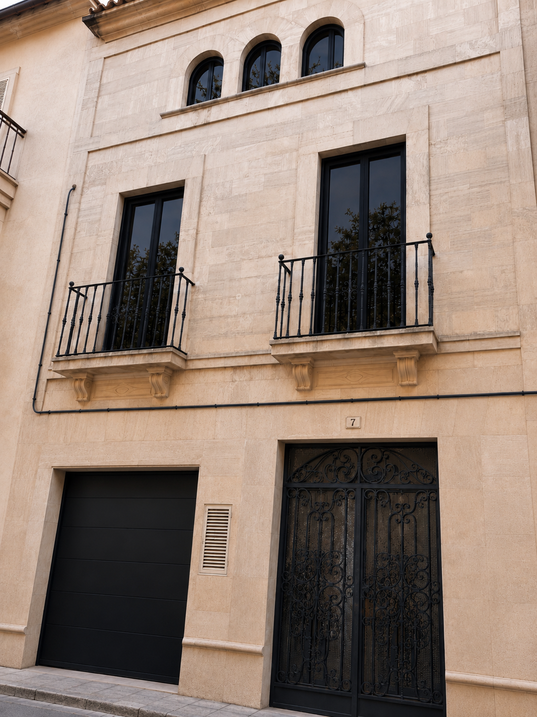 Modern Townhouse in the Heart of Santanyí-9
