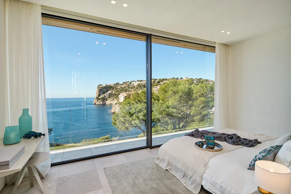 Front line villa in highly sought after location-20