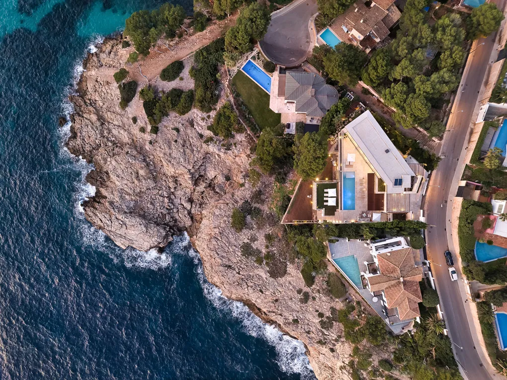 Front line villa in highly sought after location-19