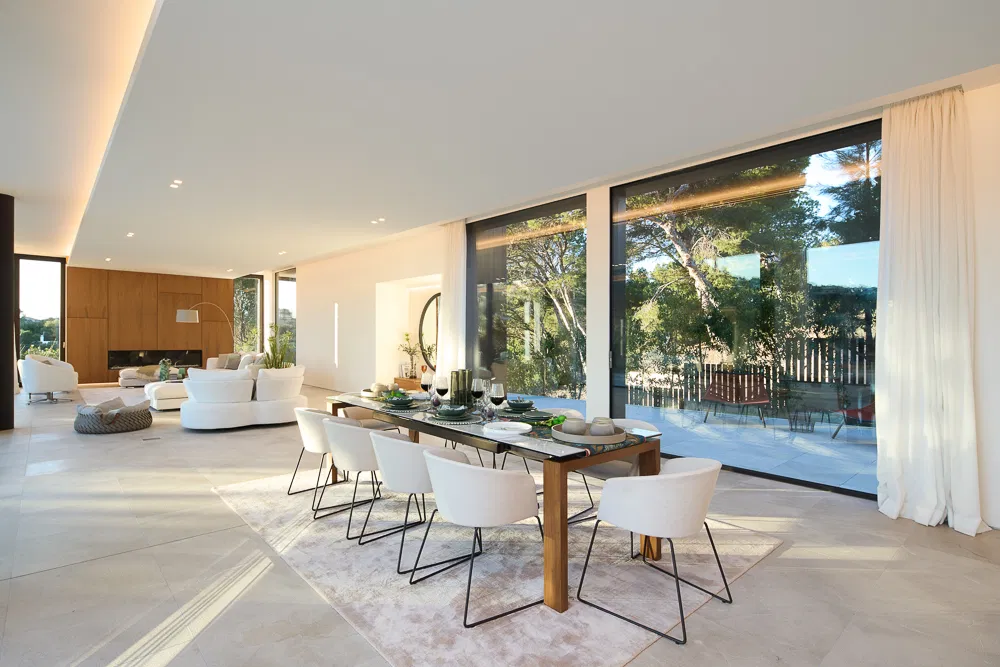 Front line villa in highly sought after location-24