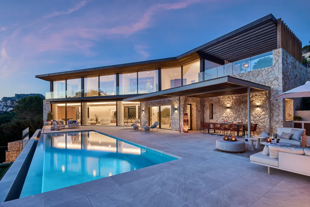 Front line villa in highly sought after location-29