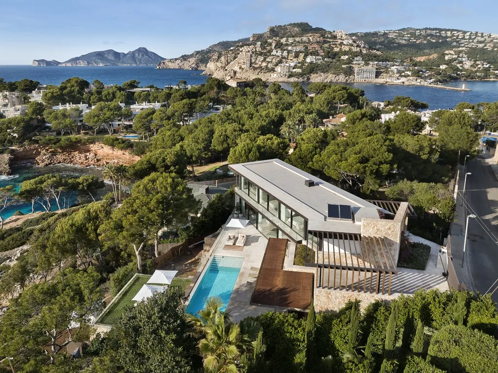 Sophisticated architecture on the seafront-1