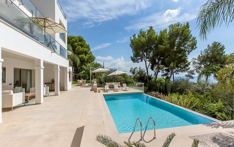 Nowoczesna willa z doskonałym widokiem na morze