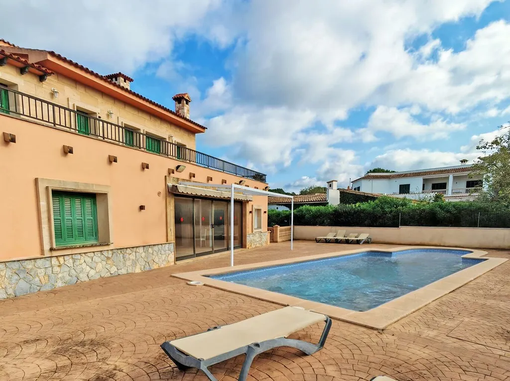 Unieke kans in Bellavista - Groot perceel met toegang tot de zee en uitstekende ontwikkelingsmogelijkheden-2