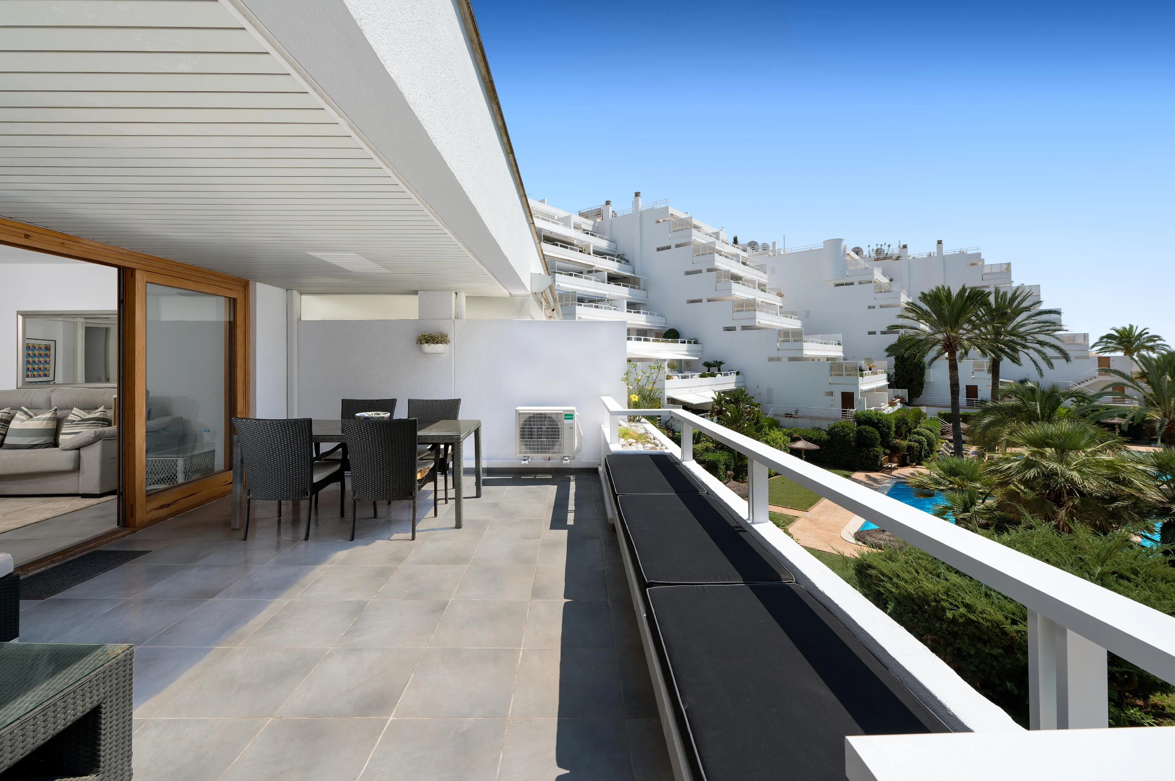 Holiday Apartment with Stunning Sea Views Next to the Marina-10