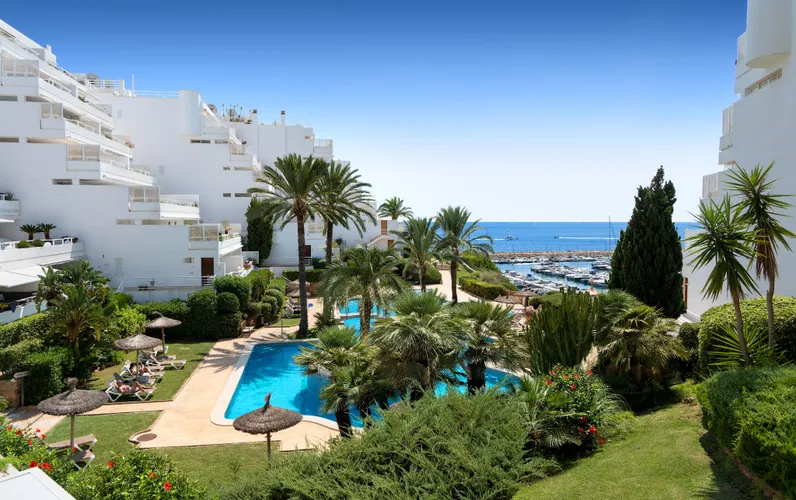 Holiday Apartment with Stunning Sea Views Next to the Marina