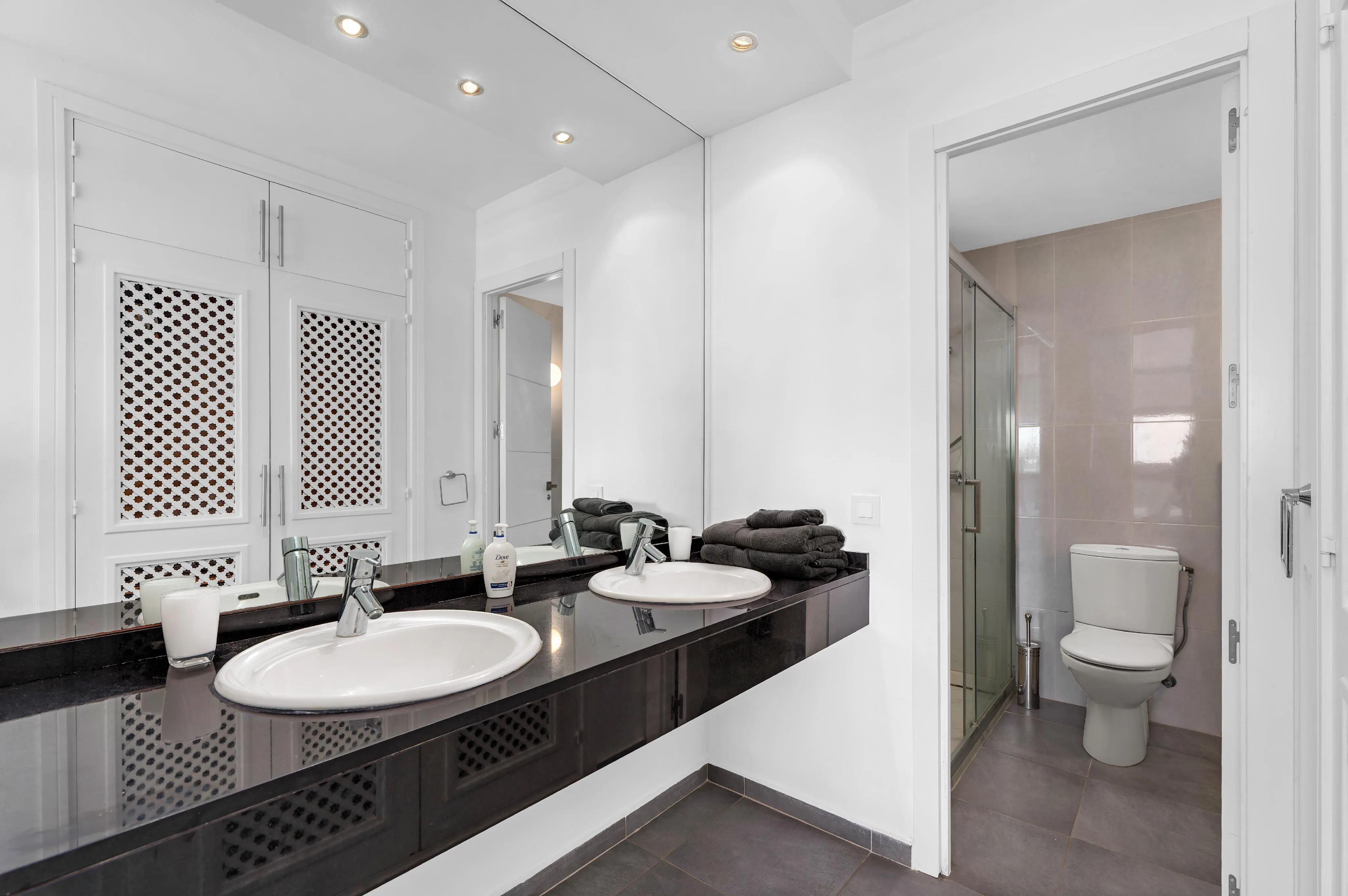 Holiday Apartment with Stunning Sea Views Next to the Marina-7