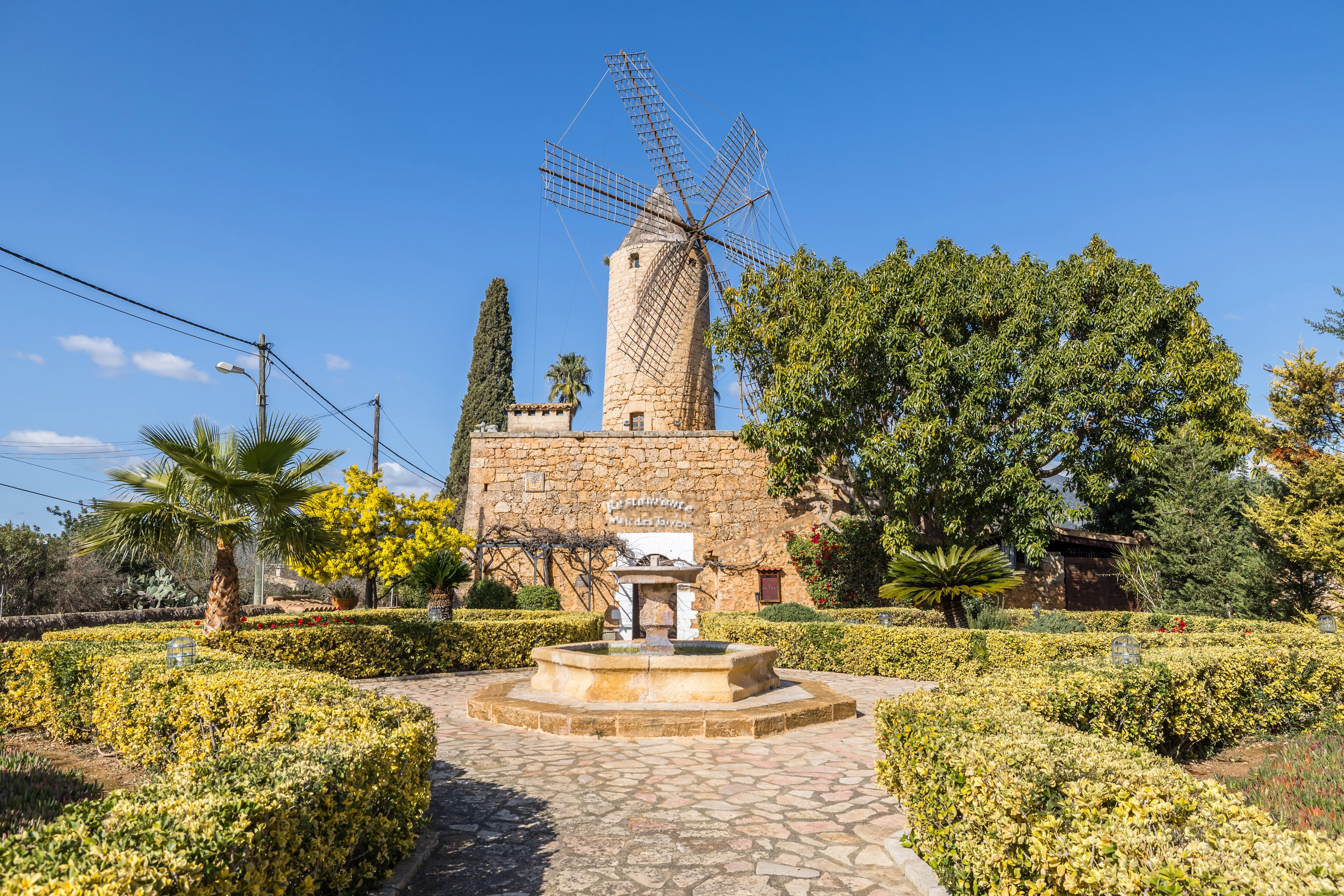Historische Mühle mit Potential in Santa Maria-1
