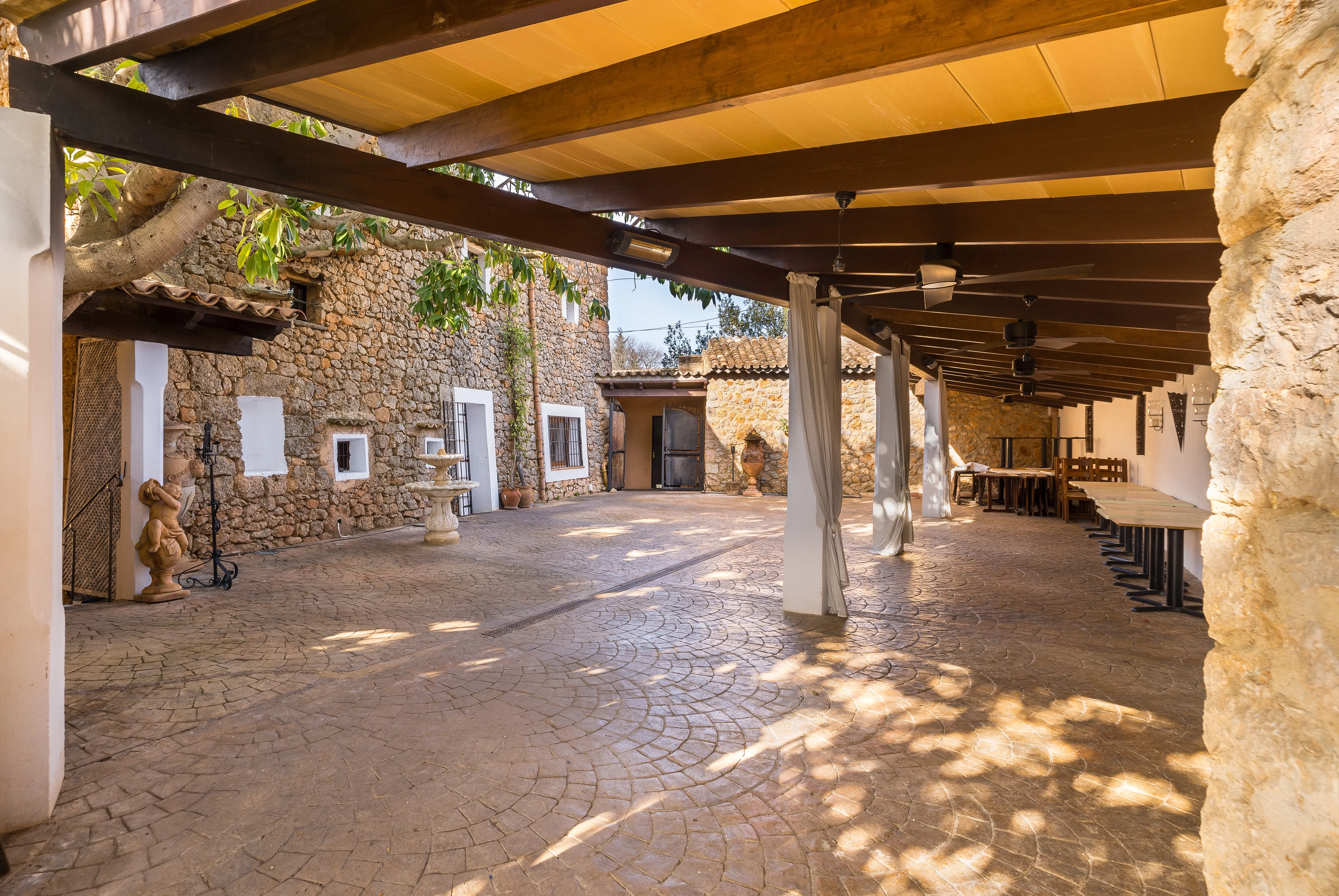 Historische Mühle mit Potential in Santa Maria-14