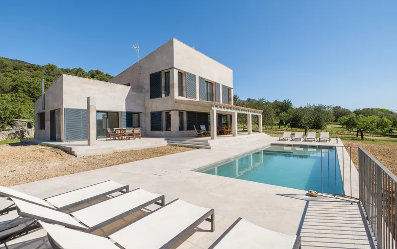 Fantastische nieuw gebouwde finca met prachtig uitzicht in Caimari