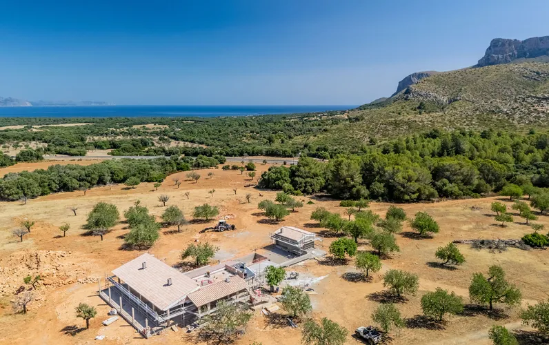 Finca w stanie surowym w wyjątkowej malowniczej lokalizacji w pobliżu Colònia de St. Pere