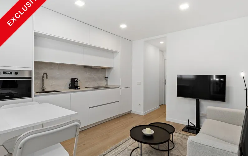 Charmant appartement lumineux et rénové avec ascenseur et terrasse commune sur le toit, très bien situé à Jaime III.