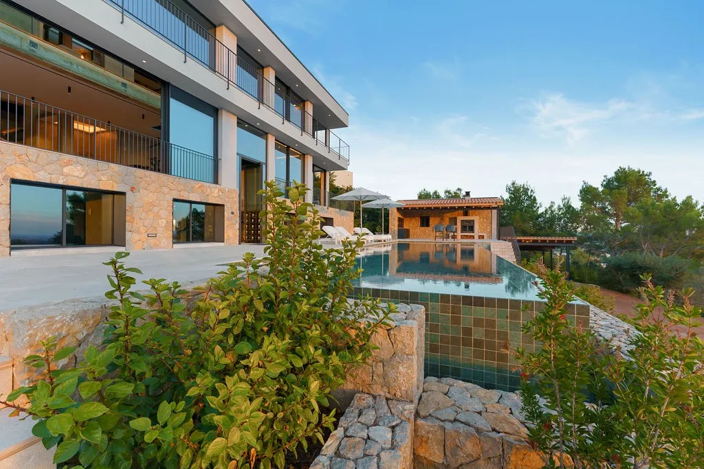 Spektakulär modern villa med utsikt över Palmabukten-34