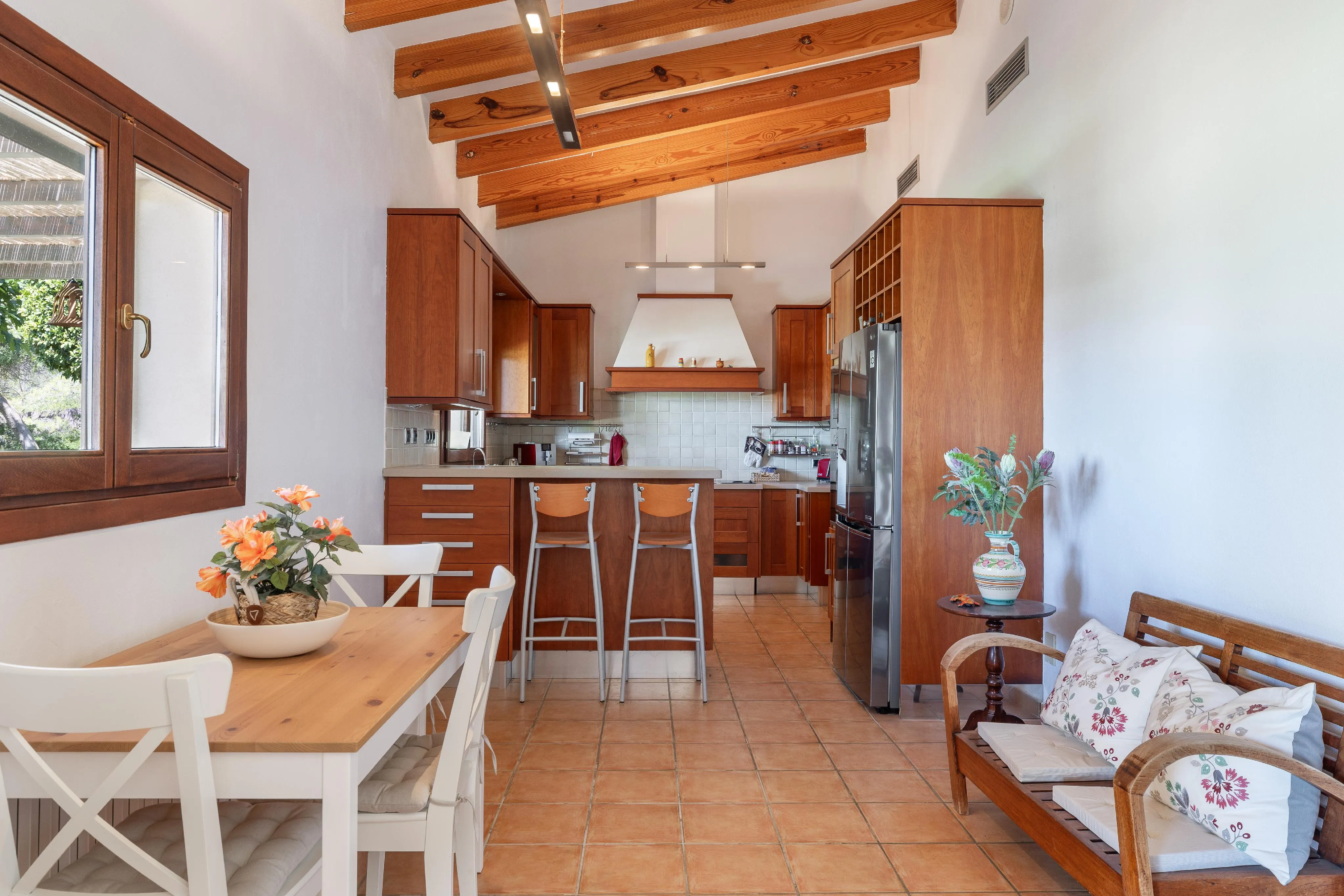 Maison familiale de plain-pied avec un beau jardin et une vue magnifique-3