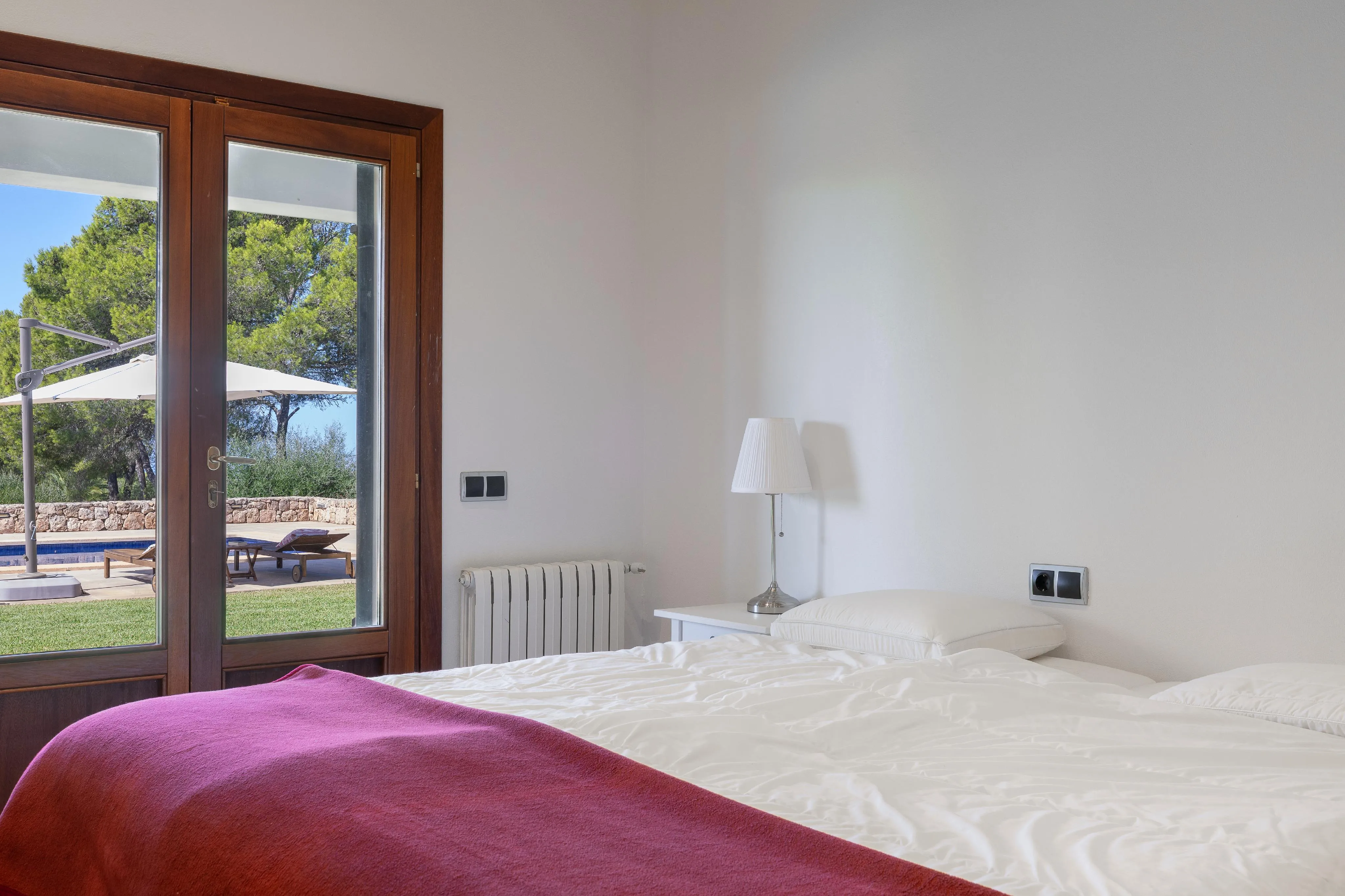 Maison familiale de plain-pied avec un beau jardin et une vue magnifique-13