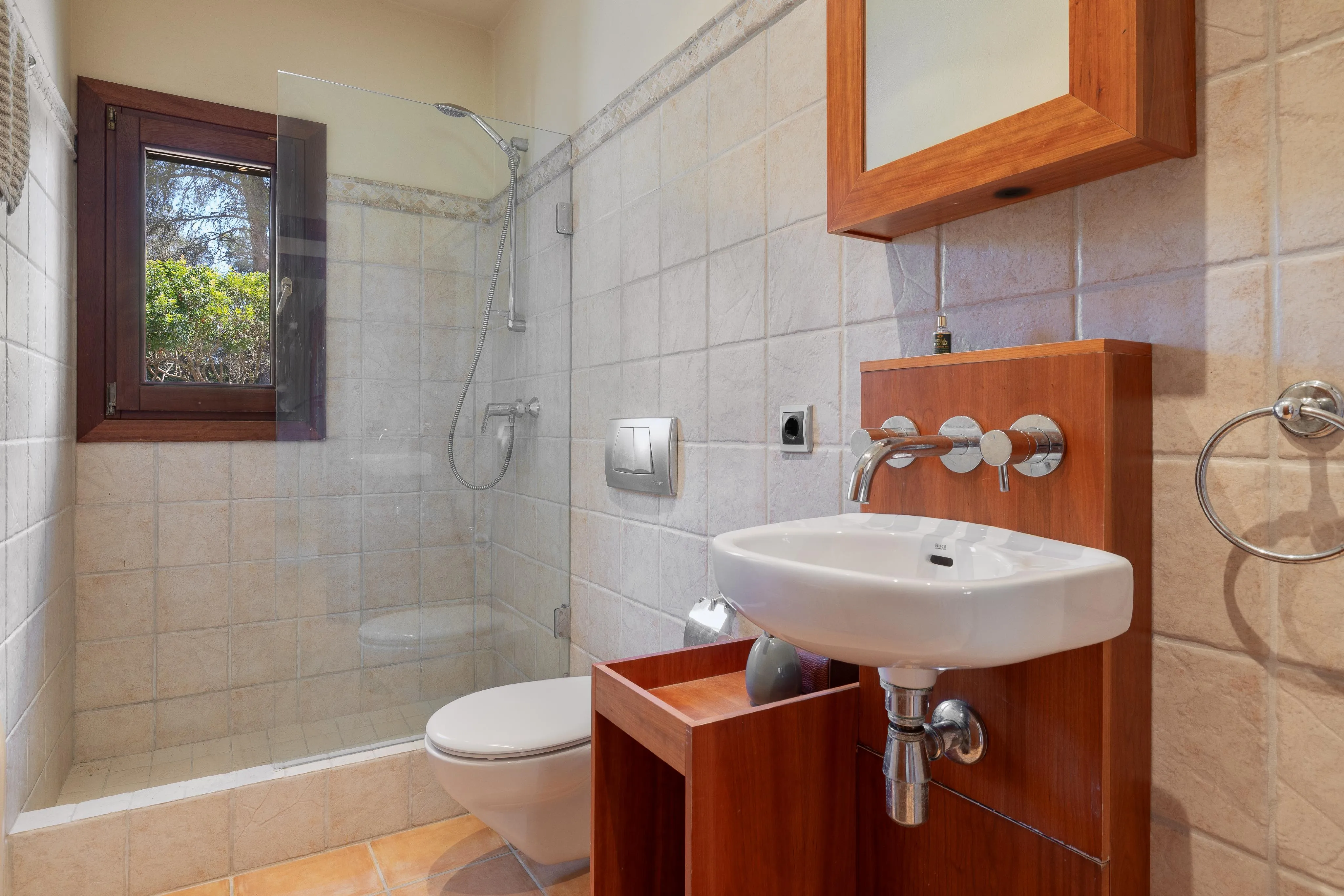 Maison familiale de plain-pied avec un beau jardin et une vue magnifique-14